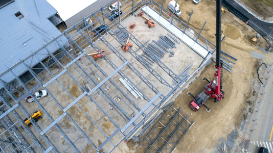 Steel erection at Cedardale construction project